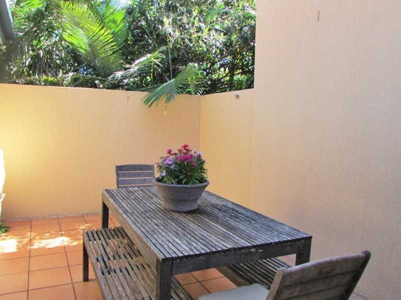 2/2 Woodland Street, Ashgrove QLD 4060