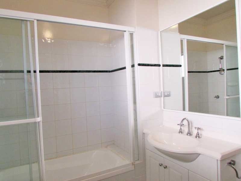 2/2 Woodland Street, Ashgrove QLD 4060