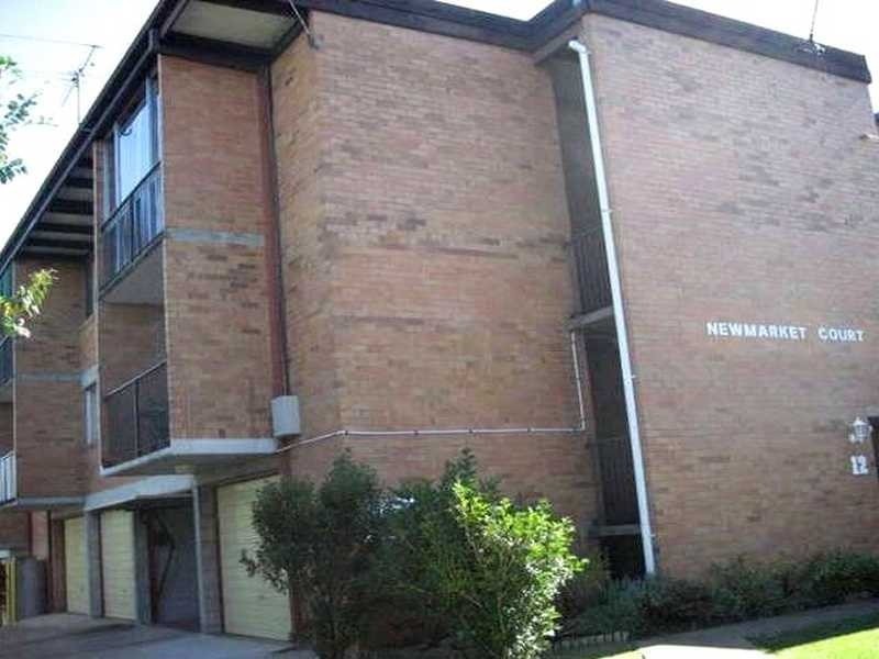 2/12 Baradine Street, Newmarket QLD 4051