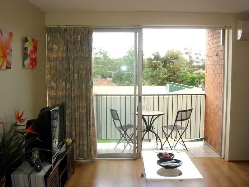 2/12 Baradine Street, Newmarket QLD 4051