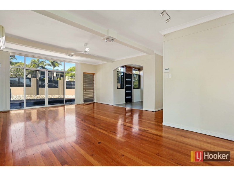 37 Simpsons Road, Bardon QLD 4065