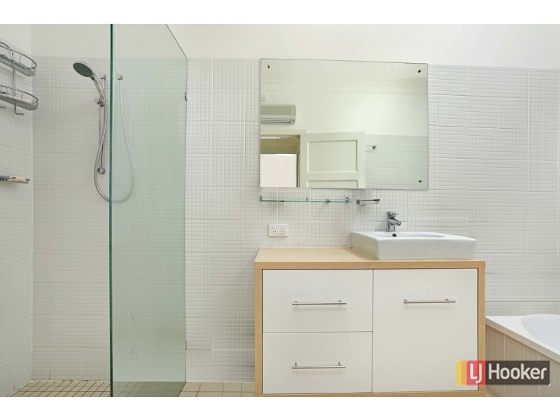 18 Campion Avenue, Bardon QLD 4065