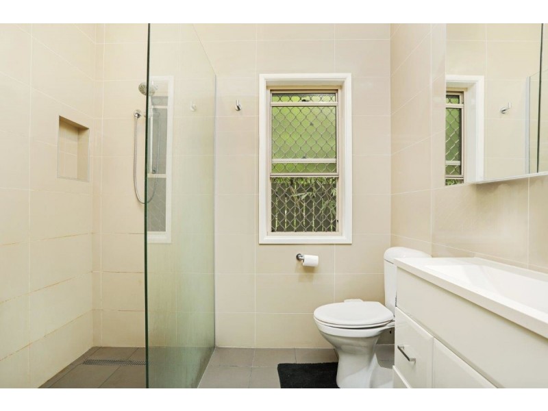 18 Campion Avenue, Bardon QLD 4065