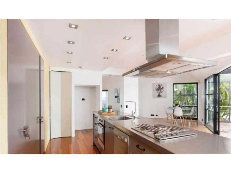 16 Westbury Street, Red Hill QLD 4059