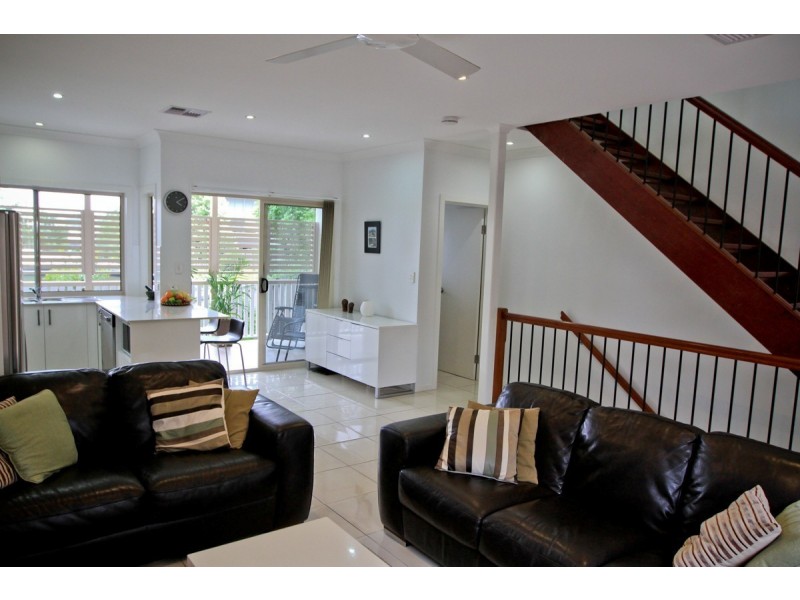 2/74 Hall Street, Alderley QLD 4051