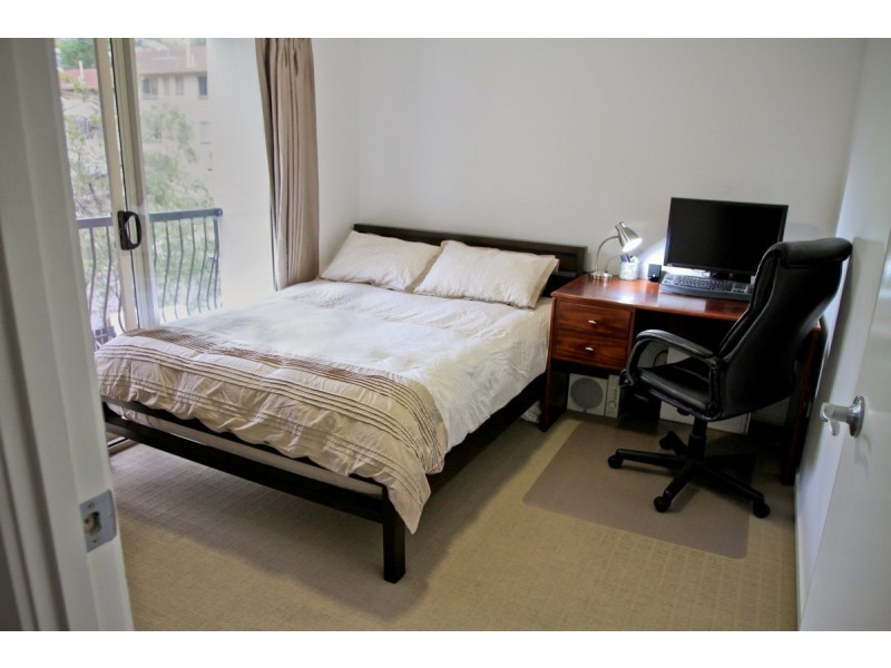 2/74 Hall Street, Alderley QLD 4051