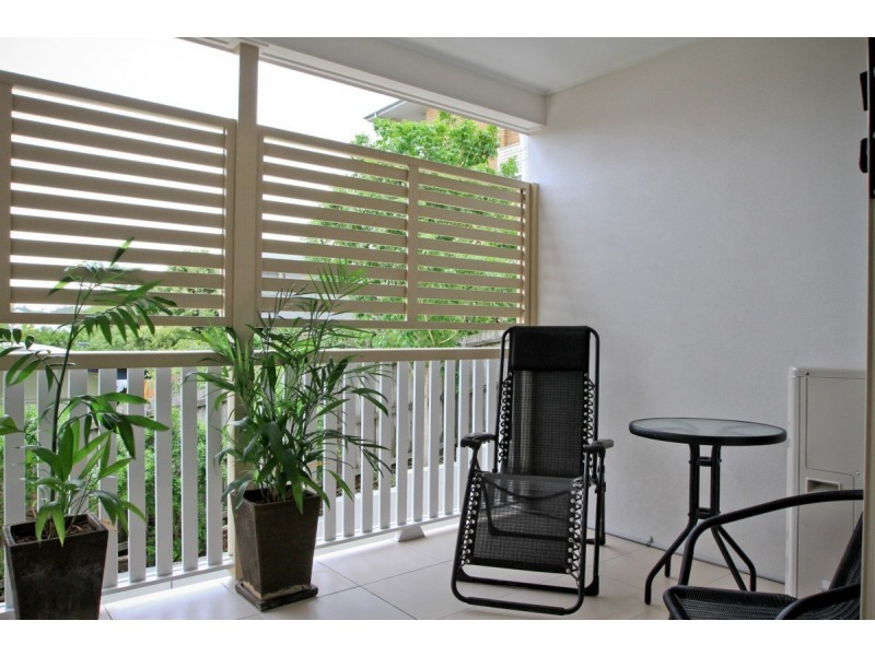 2/74 Hall Street, Alderley QLD 4051