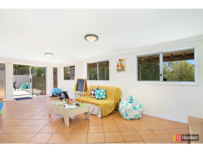 74 Kylie Avenue, Ferny Hills QLD 4055