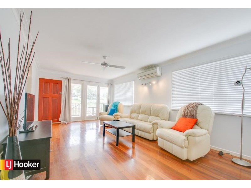 39 Yanderra Avenue, Arana Hills QLD 4054