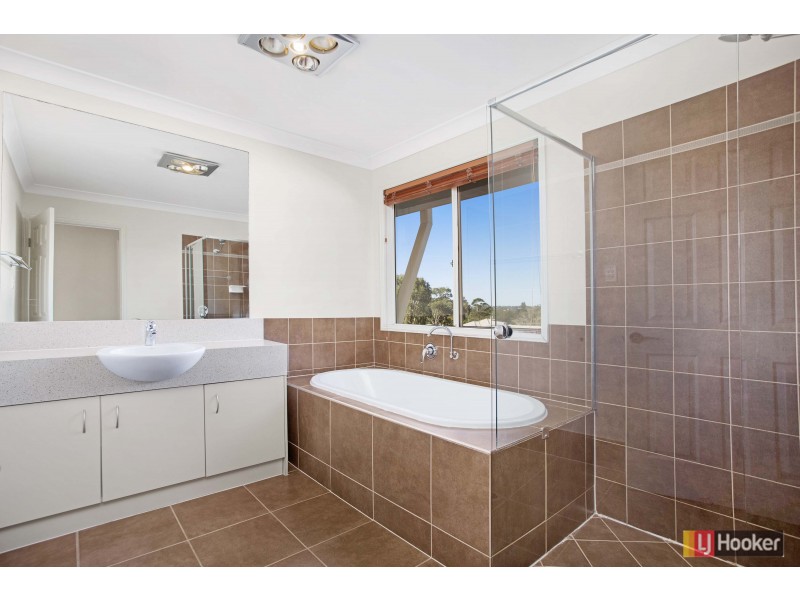 4 Naturesque Close, Mitchelton QLD 4053