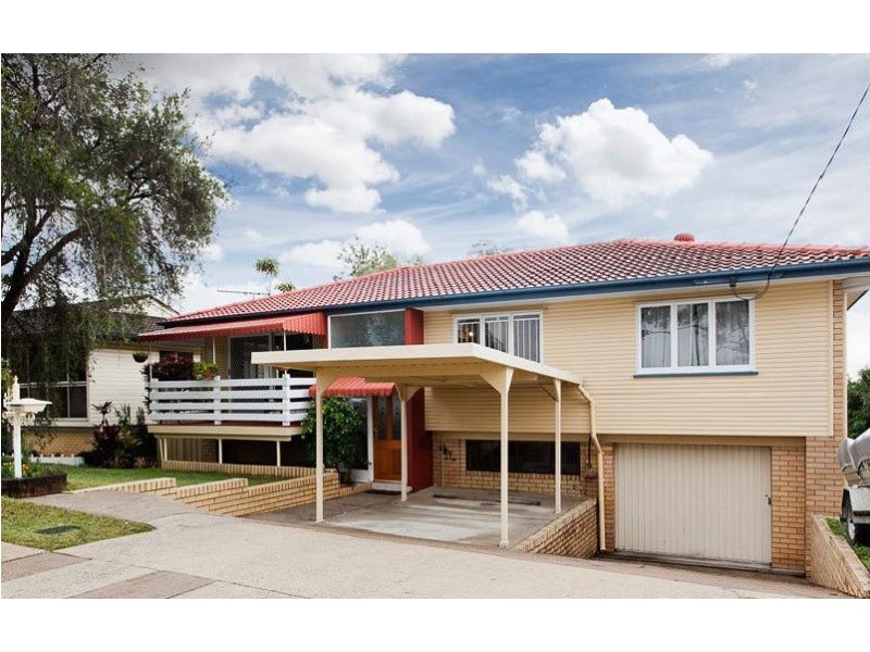 19 Dorkay Street, Stafford Heights QLD 4053