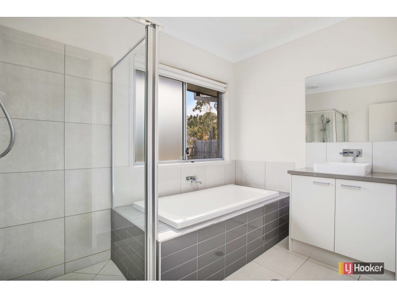 70 McGinn Road, Ferny Grove QLD 4055