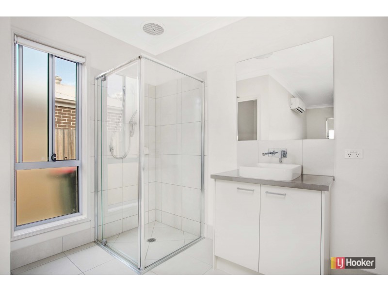 70 McGinn Road, Ferny Grove QLD 4055