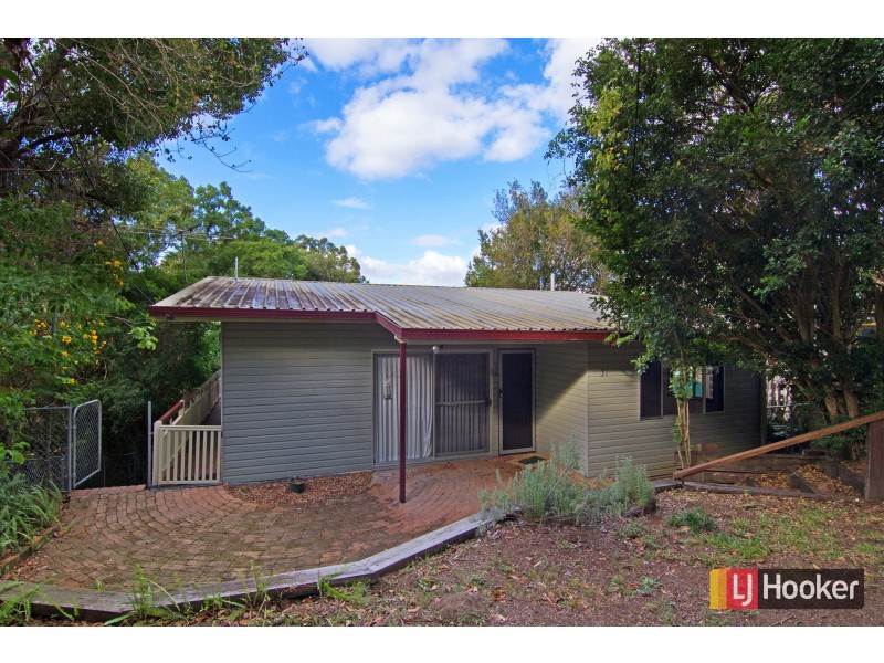 37 Grand Parade, Ashgrove QLD 4060