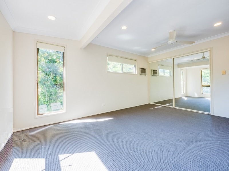 22 Yathong Court, Arana Hills QLD 4054