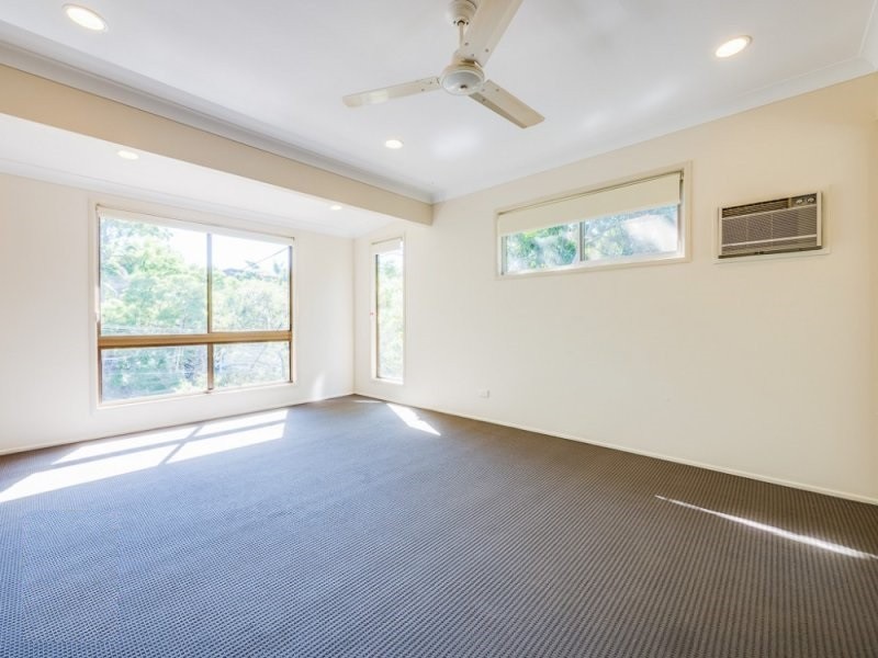 22 Yathong Court, Arana Hills QLD 4054
