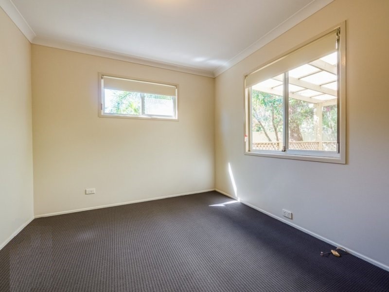 22 Yathong Court, Arana Hills QLD 4054