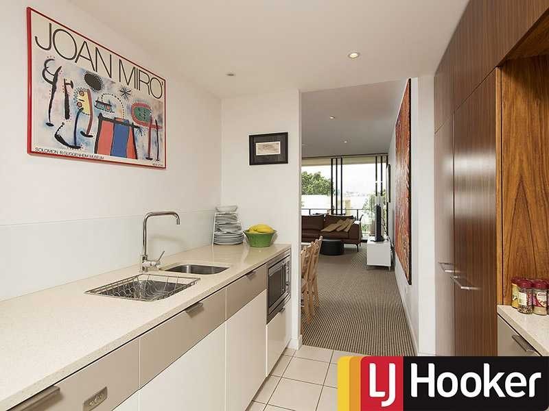 221/10 Pidgeon Close, West End QLD 4101