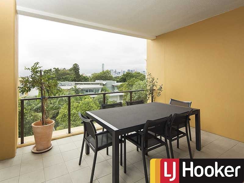 221/10 Pidgeon Close, West End QLD 4101