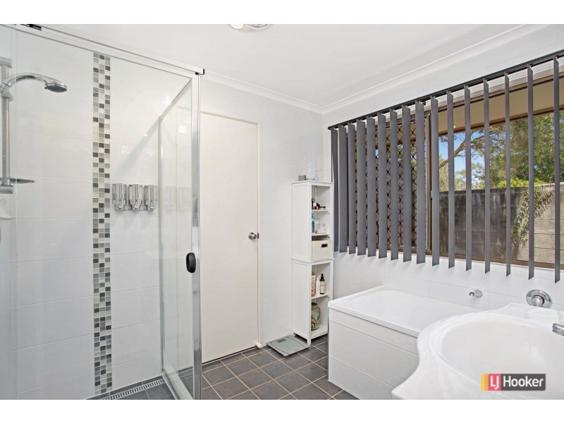 17 Grimsby Street, The Gap QLD 4061