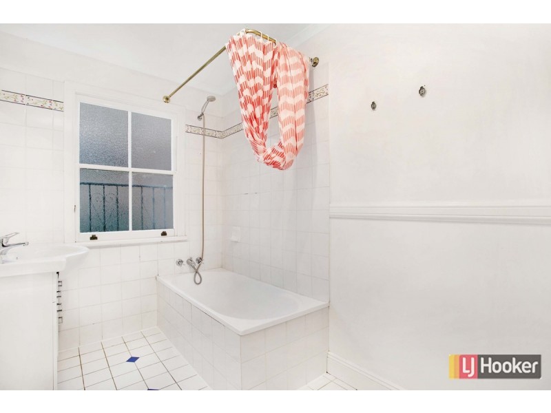 32 Windsor Road, Red Hill QLD 4059