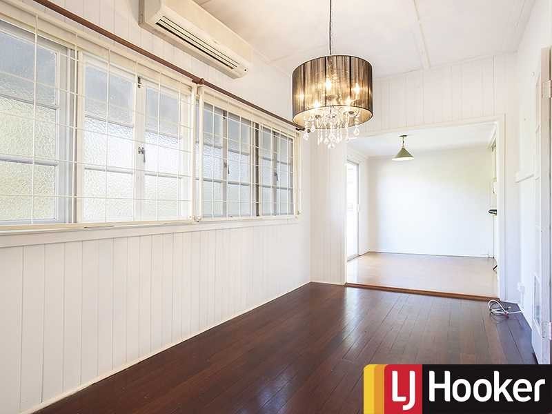 29 Stuartholme Rd, Bardon QLD 4065