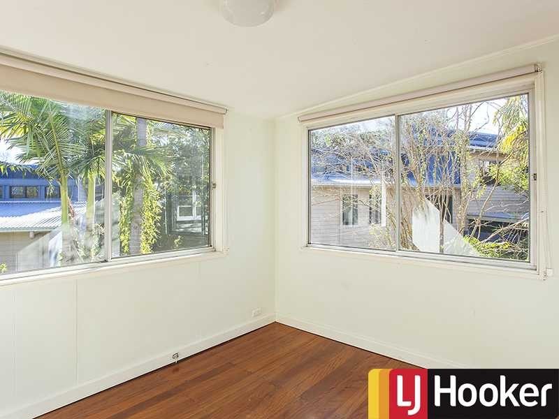 29 Stuartholme Rd, Bardon QLD 4065