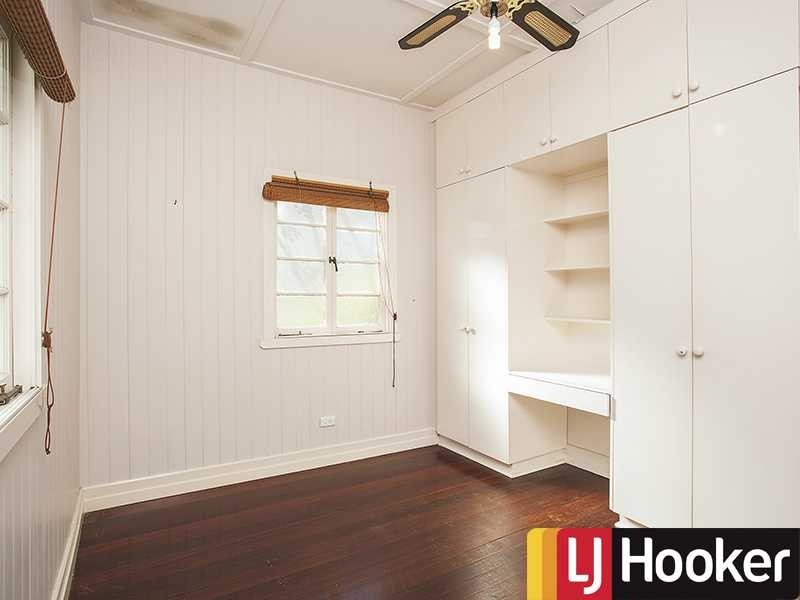 29 Stuartholme Rd, Bardon QLD 4065