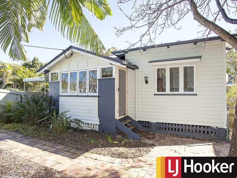 29 Stuartholme Rd, Bardon QLD 4065