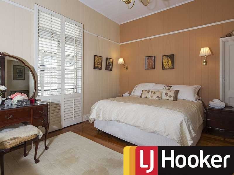 71 Coopers Camp Rd, Bardon QLD 4065