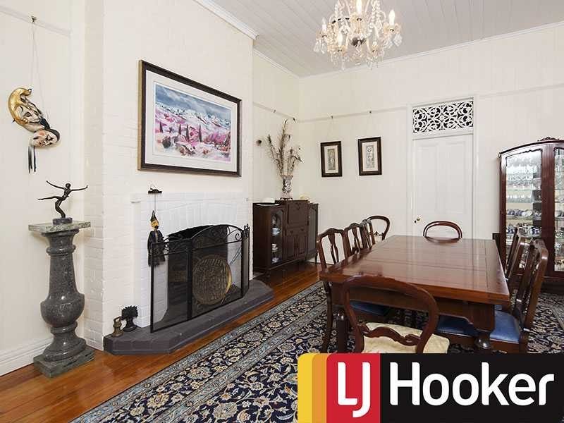 71 Coopers Camp Rd, Bardon QLD 4065