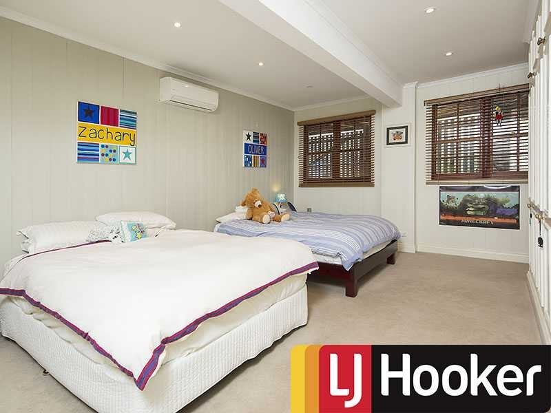 71 Coopers Camp Rd, Bardon QLD 4065