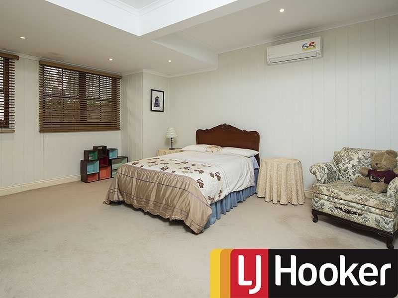 71 Coopers Camp Rd, Bardon QLD 4065