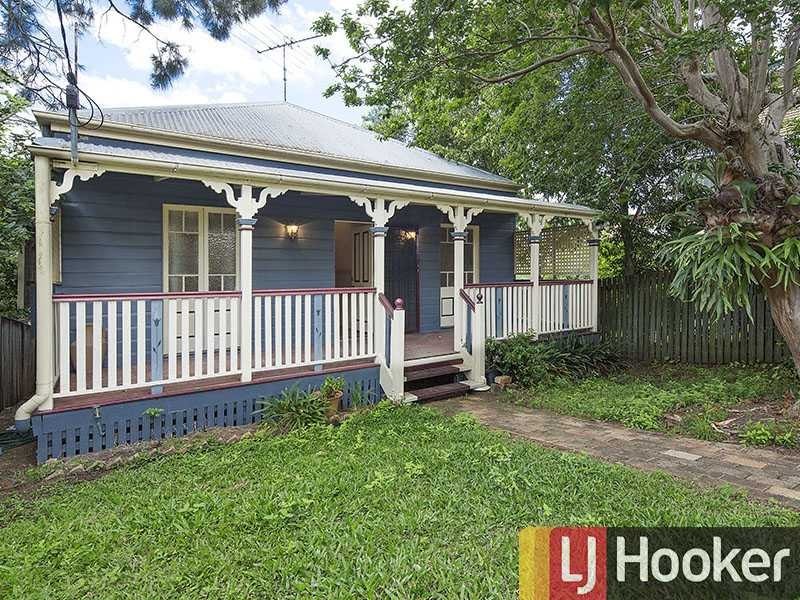 70 Jubilee Tce, Bardon QLD 4065