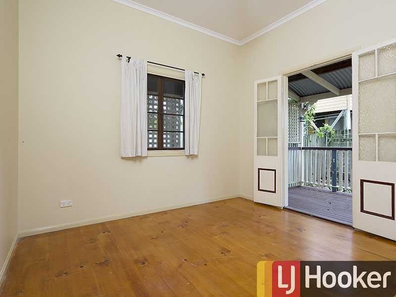 70 Jubilee Tce, Bardon QLD 4065