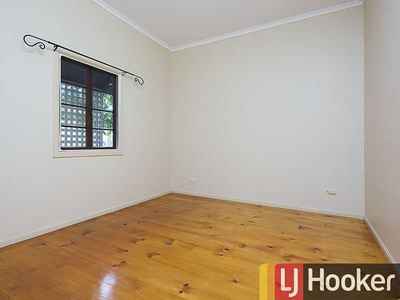 70 Jubilee Tce, Bardon QLD 4065