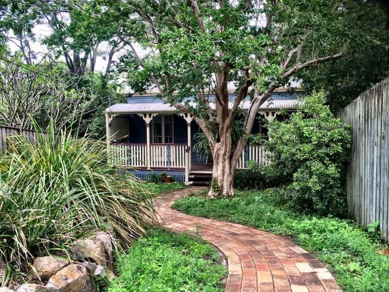 70 Jubilee Tce, Bardon QLD 4065