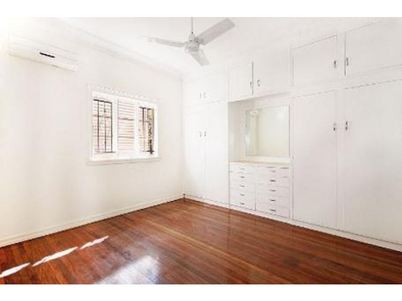 29 Beatrice Street, Bardon QLD 4065