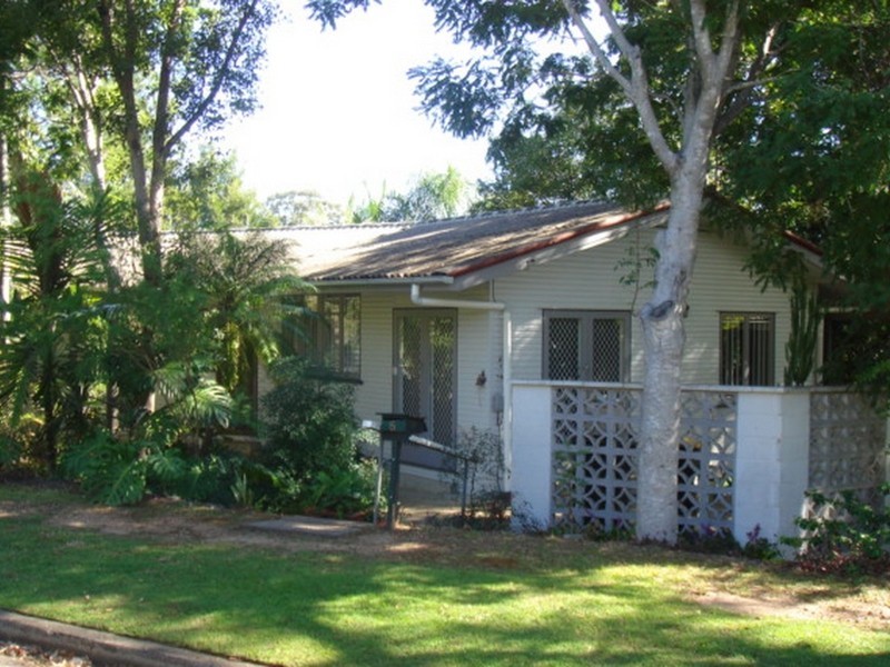 6 Louise Street, Kenmore QLD 4069