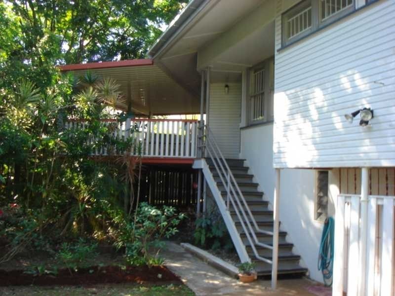 6 Louise Street, Kenmore QLD 4069