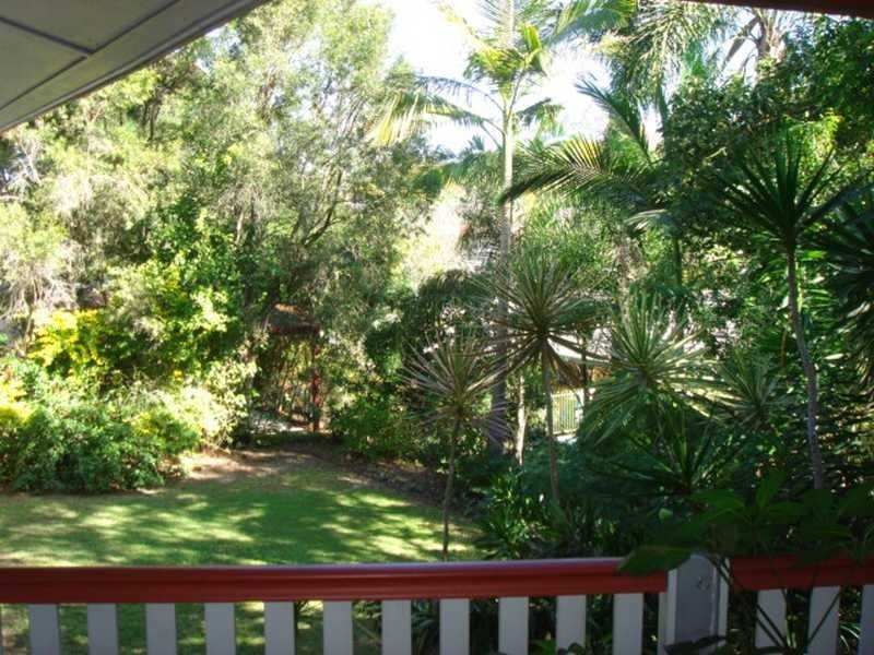 6 Louise Street, Kenmore QLD 4069