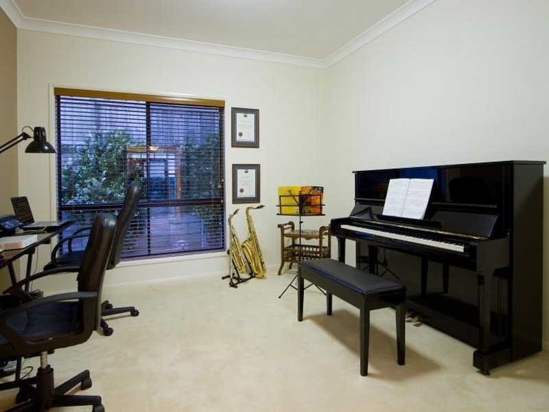 11 Jillinda Place, The Gap QLD 4061