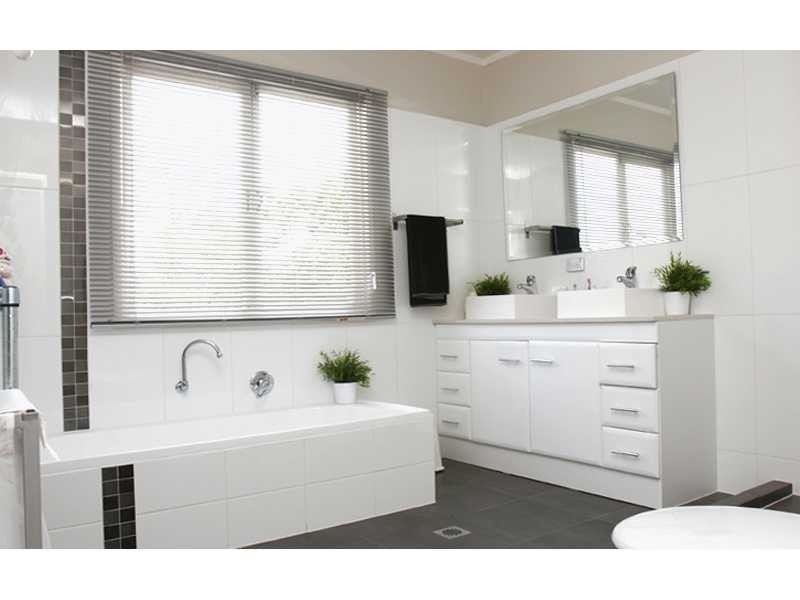 9 Pirrie Street, The Gap QLD 4061