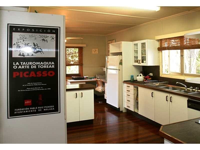 9 London Street, Ashgrove QLD 4060