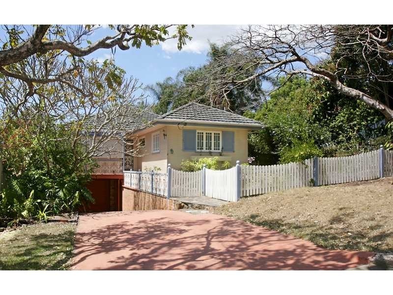 9 London Street, Ashgrove QLD 4060