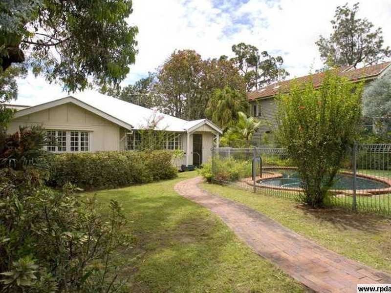 5 Chiswick Road, Bardon QLD 4065