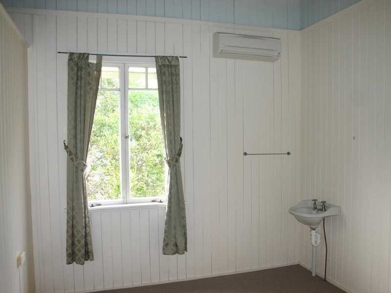 5 Chiswick Road, Bardon QLD 4065
