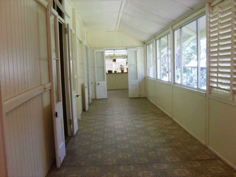 5 Chiswick Road, Bardon QLD 4065