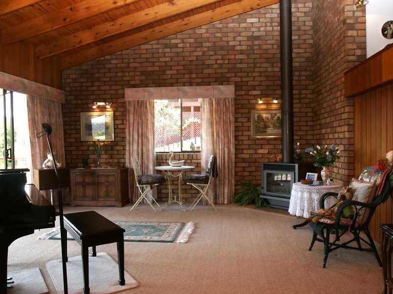 16 Grimsby Street, The Gap QLD 4061