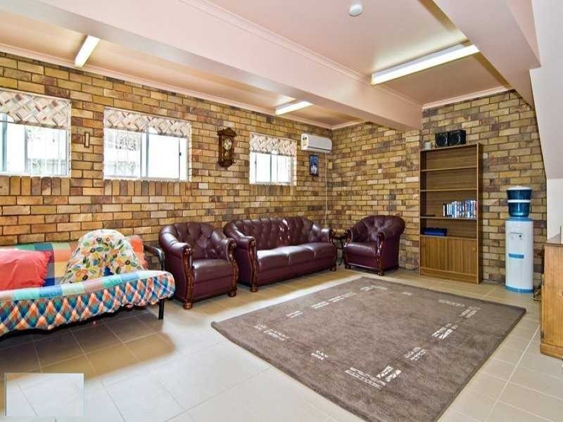 11 Farm Street, Newmarket QLD 4051